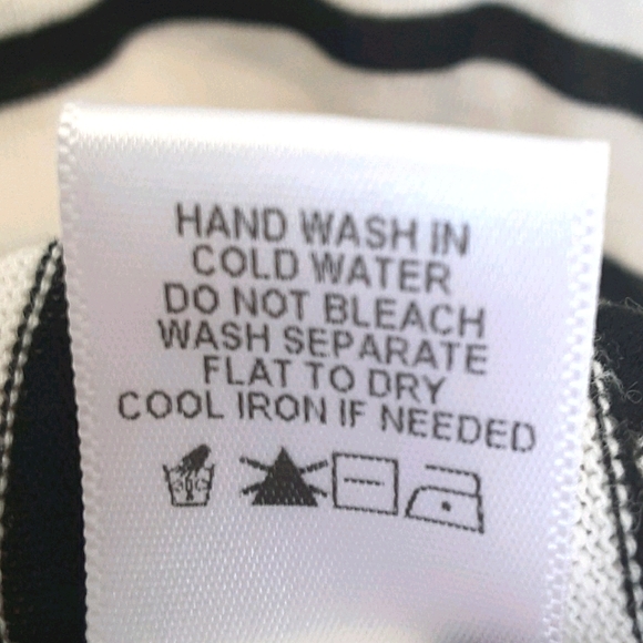 NWT Ivory/Black stripe crewneck with ruched detail - Picture 7 of 8